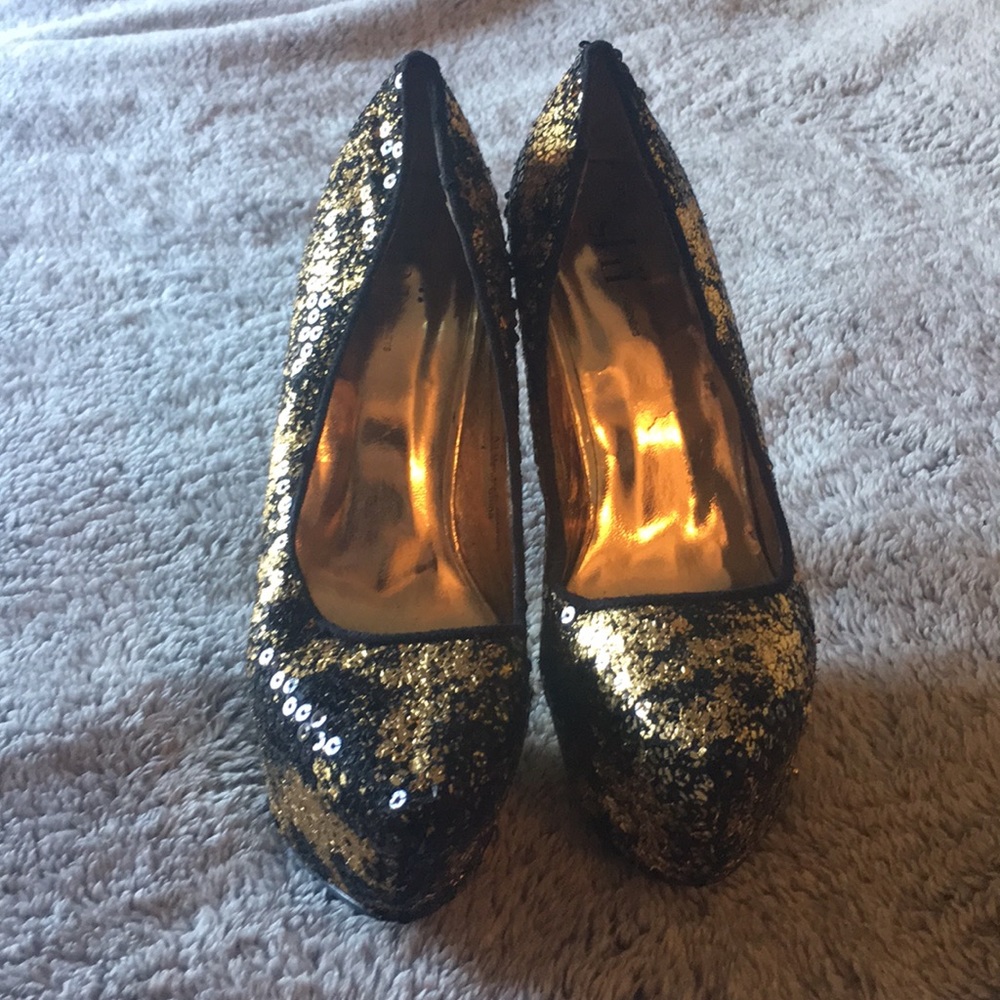 Black and Gold Pumps